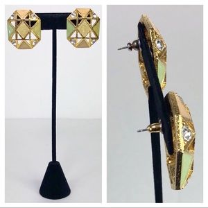 Beautiful Oval Cutout Stud Earrings